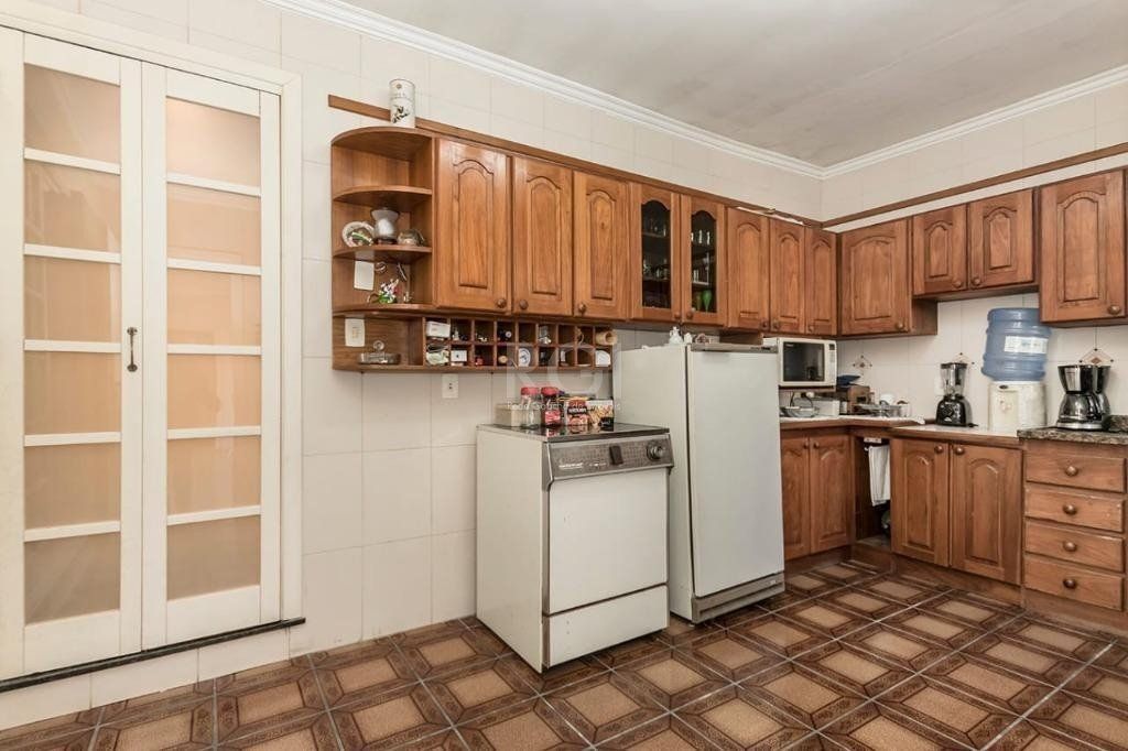Casa à venda com 3 quartos, 378m² - Foto 6