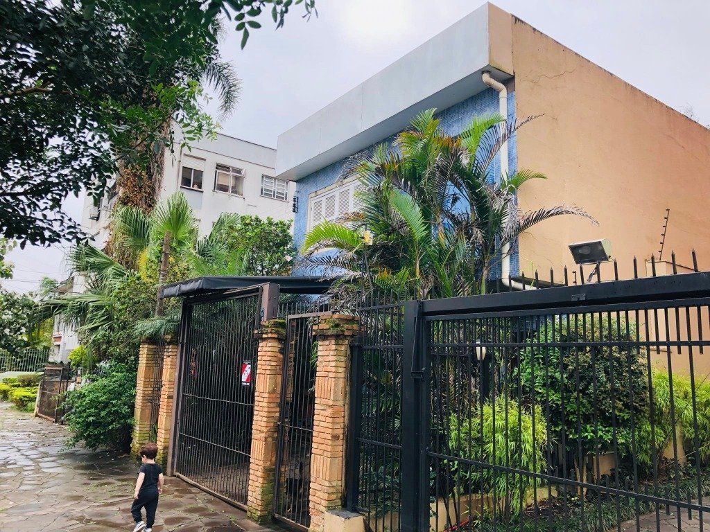 Casa com 300m², 4 dormitórios no bairro São João em Porto Alegre para Comprar