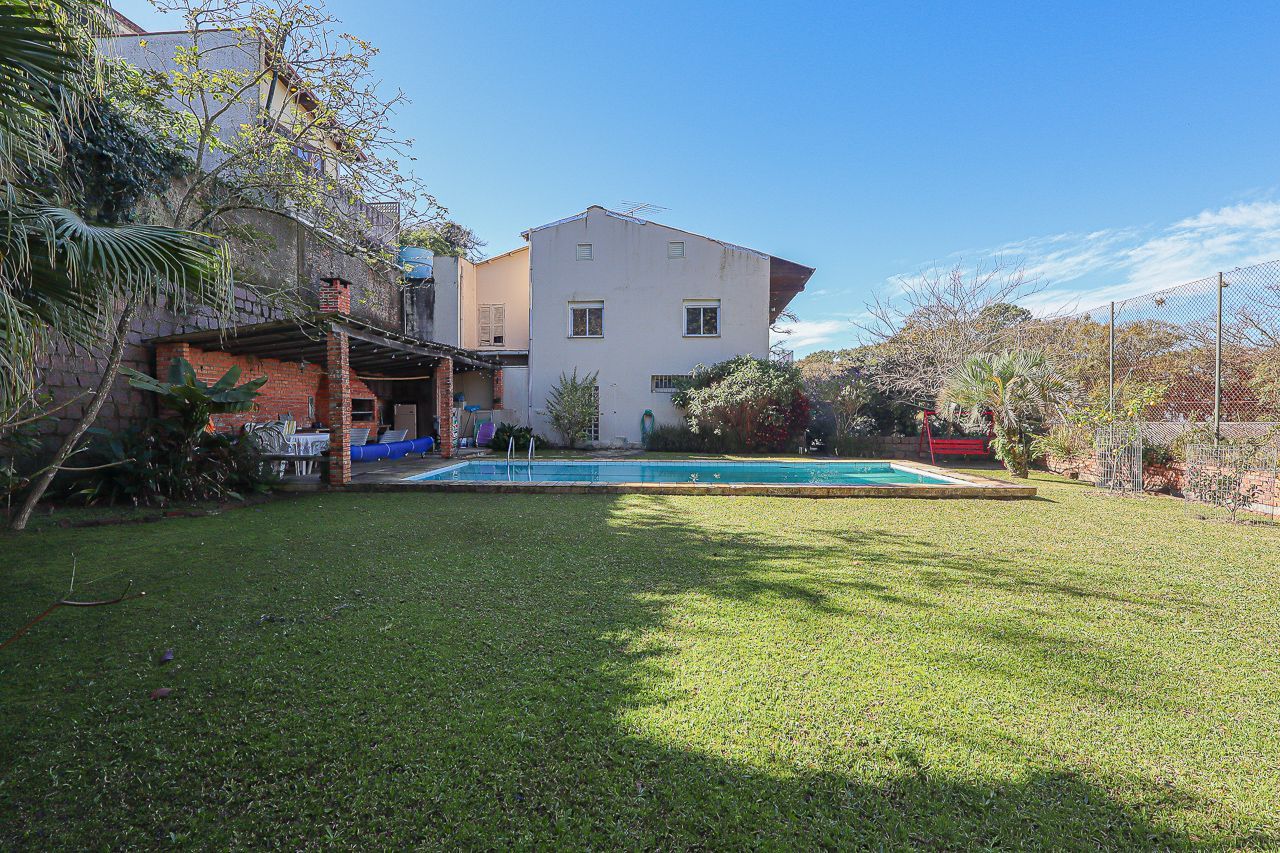 06 Dormitórios / Piscina/ Vista pro Guaiba/ 300m da AABB