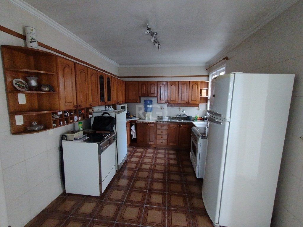 Casa à venda com 3 quartos, 378m² - Foto 7