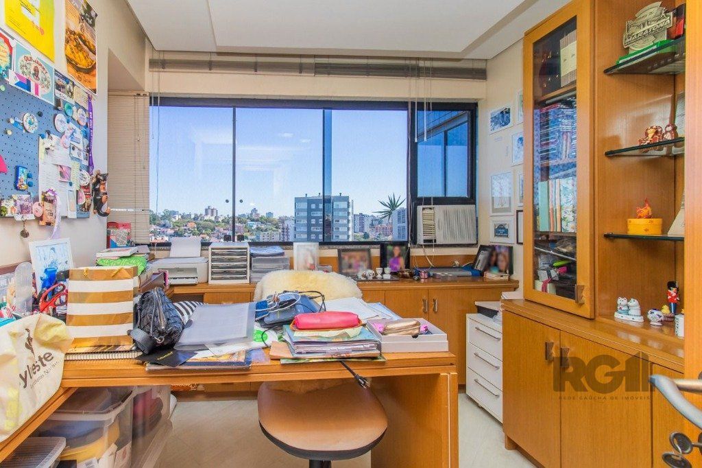 Cobertura à venda com 3 quartos, 324m², 1 suíte, 3 vagas, Rua Professor Isidoro La Porta no bairro Jardim Itu em Porto Alegre