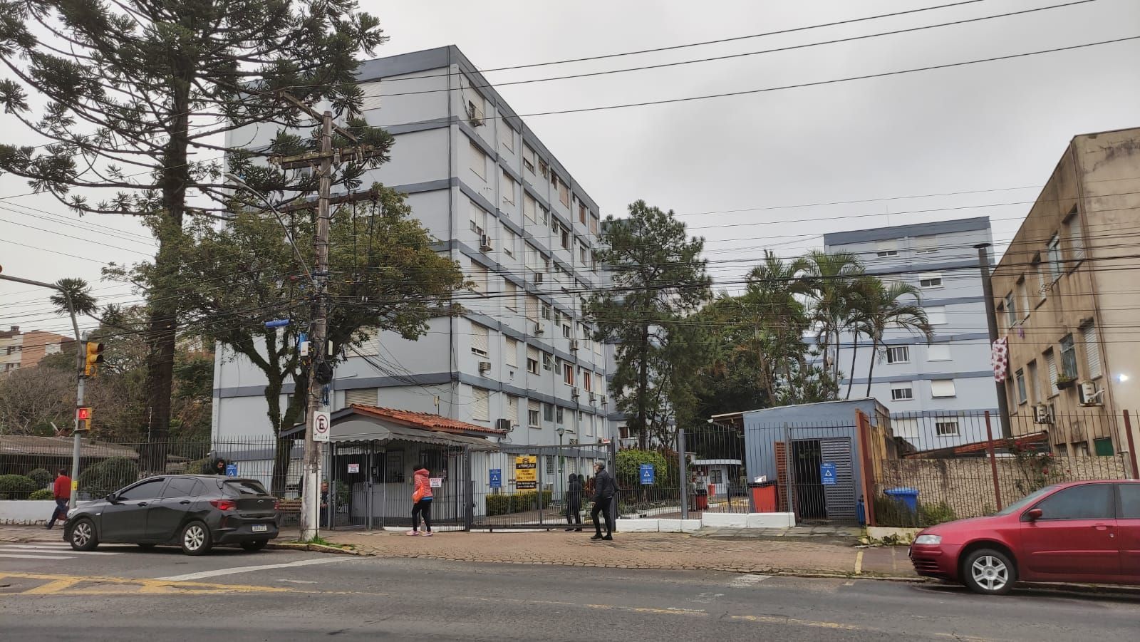 Apartamento à venda com 69m², 3 quartos no bairro Partenon em Porto Alegre