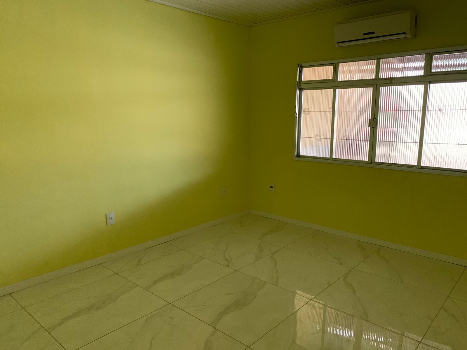 Casa à venda com 3 quartos, 55m² - Foto 18