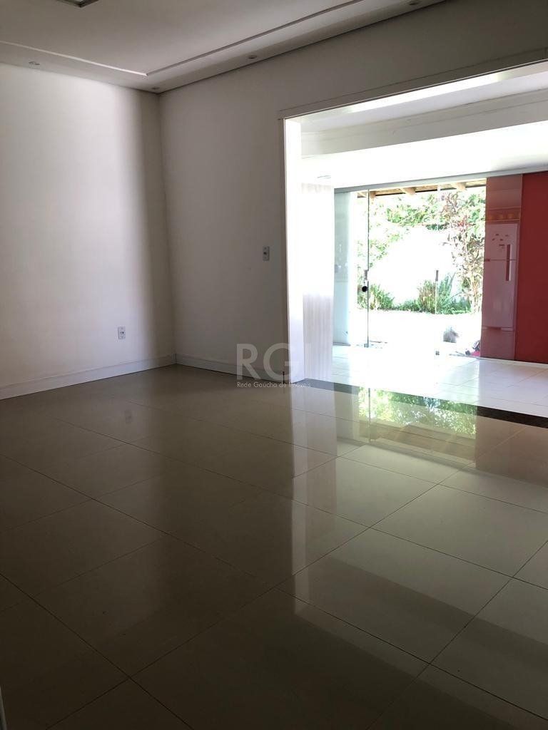 Casa à venda com 5 quartos, 220m² - Foto 2