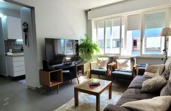 Apartamento à venda com 72m², 3 quartos, 1 suíte, 2 vagas no bairro Petrópolis em Porto Alegre