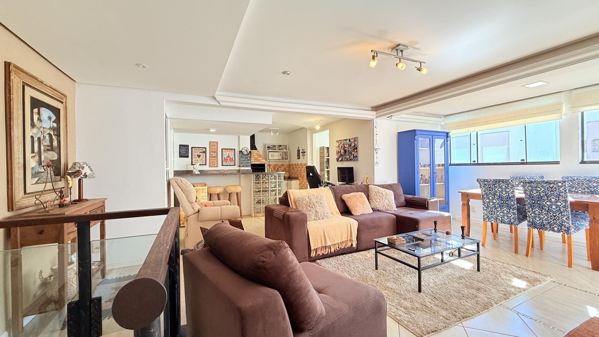 Cobertura Semimobiliada com Vista Panorâmica em Porto Alegre