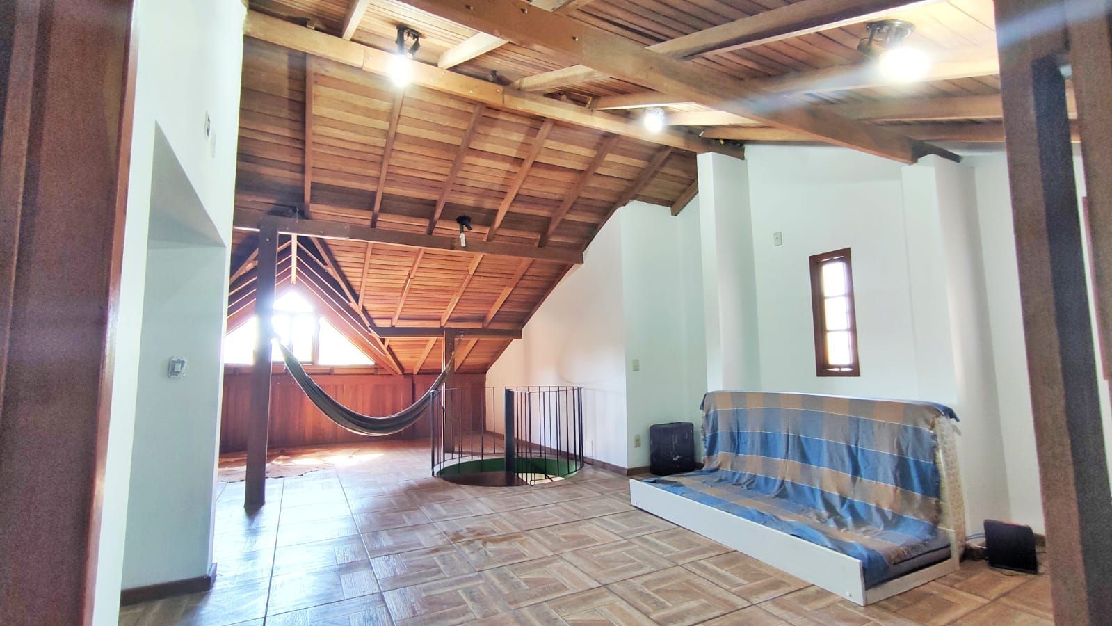Casa à venda com 3 quartos, 222m² - Foto 18