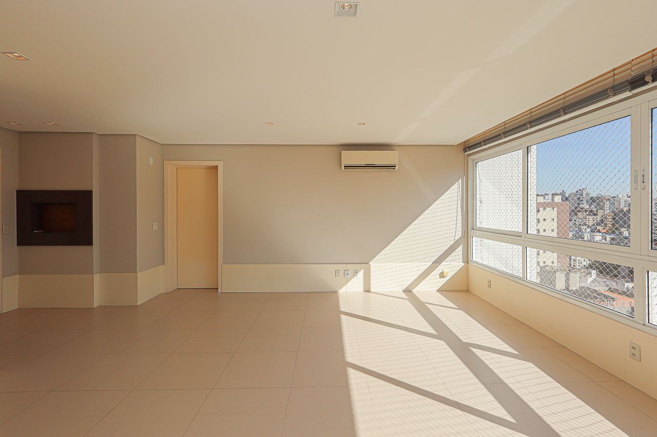 Apartamento com 105m², 3 dormitórios no bairro Petrópolis em Porto Alegre para Comprar