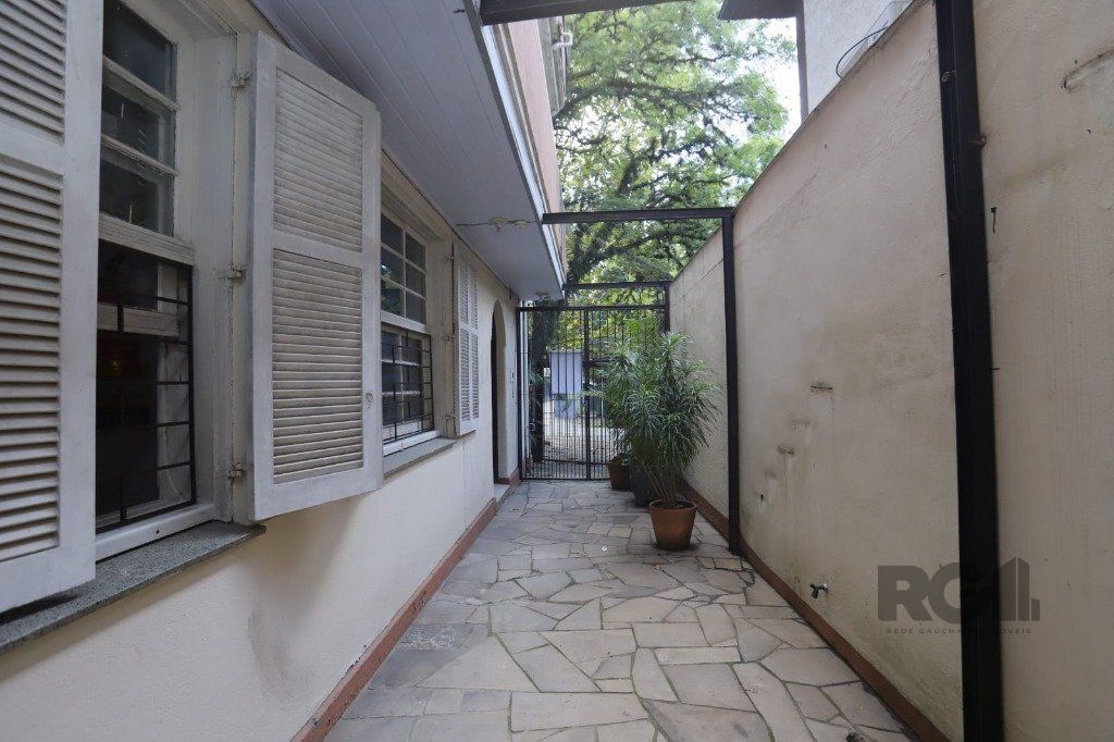 Casa à venda com 3 quartos, 300m² - Foto 3