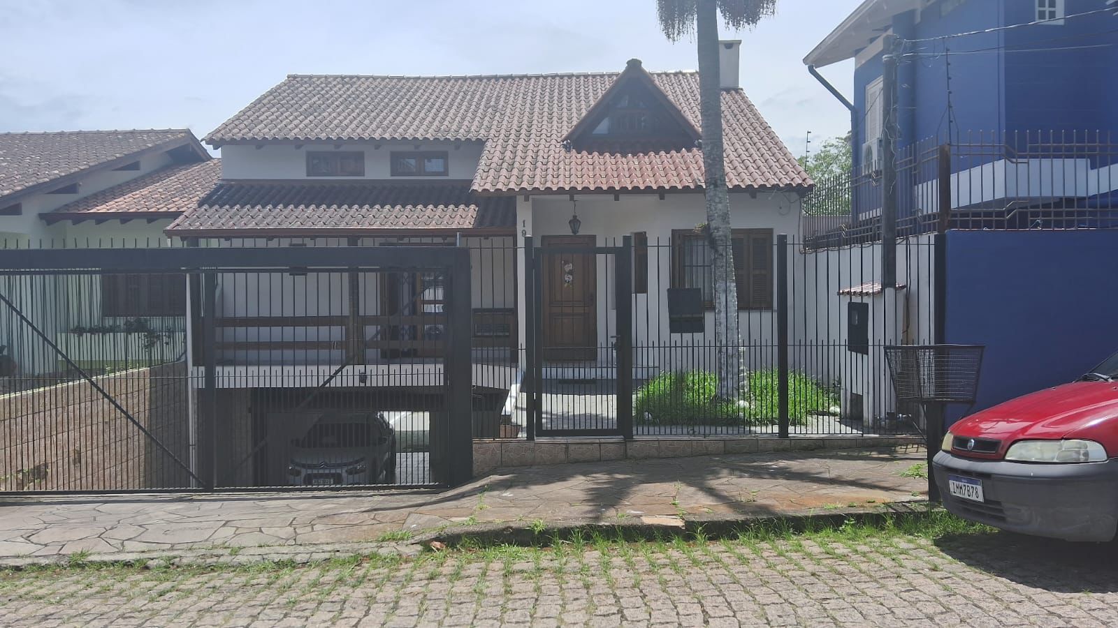 Casa, 3 dormitórios no bairro Ipanema em Porto Alegre para Comprar