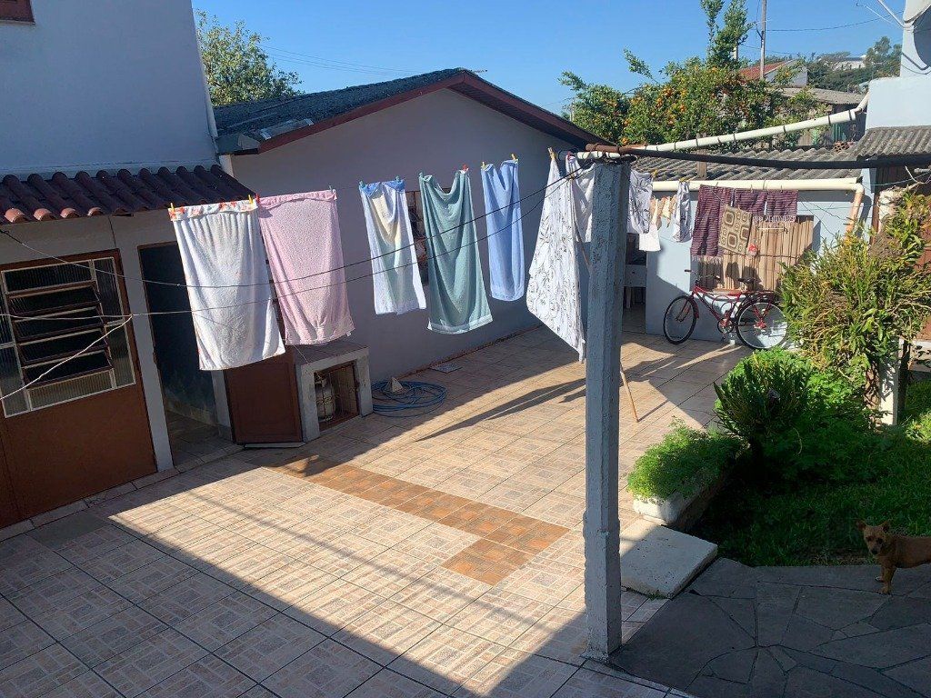 Casa à venda com 4 quartos, 201m² - Foto 3