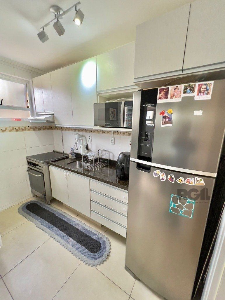 Apartamento à venda com 75m², 3 quartos no bairro Medianeira em Porto Alegre