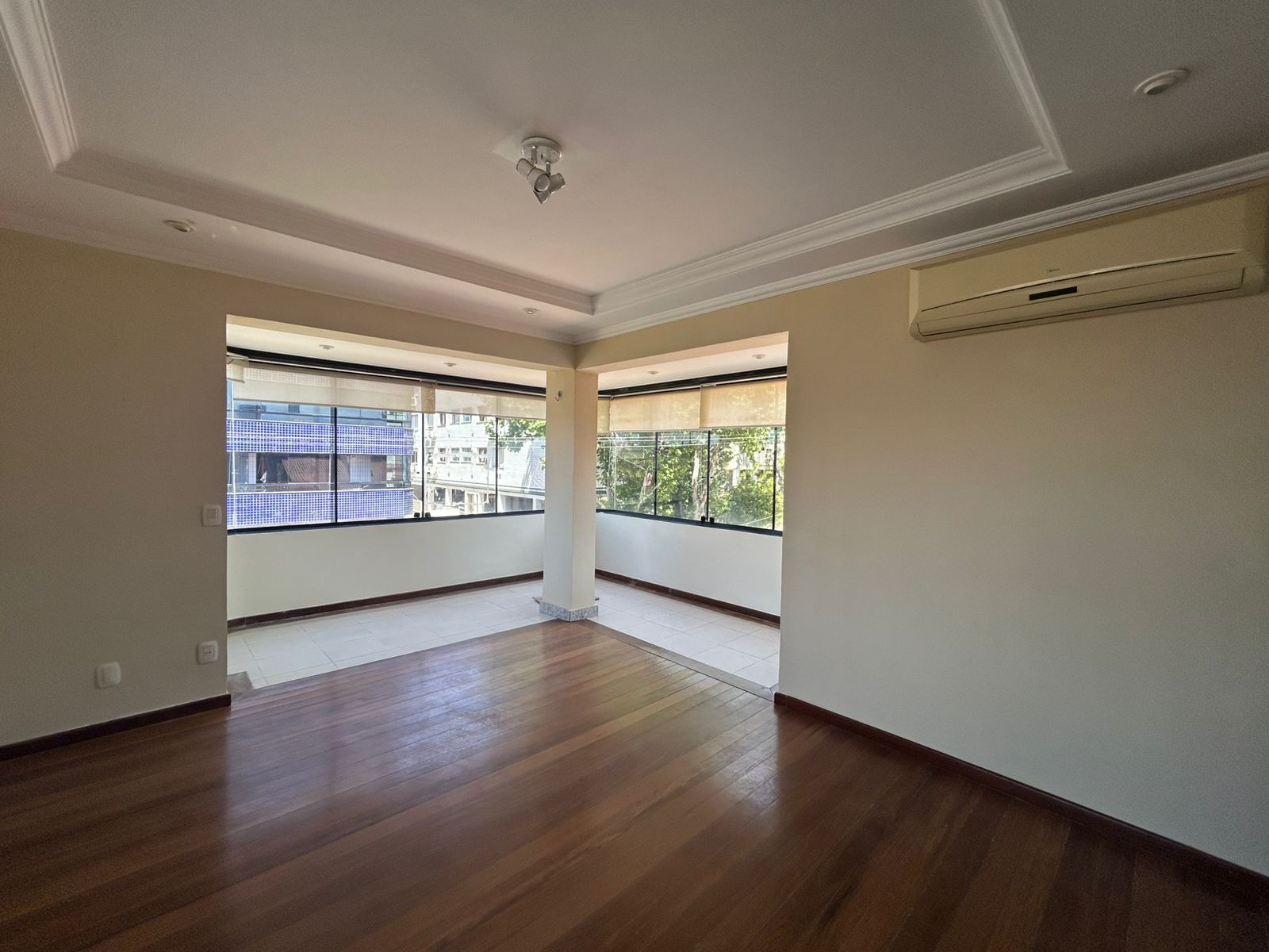 Apartamento 4 dormitórios • 172 m² privativos • Suíte com hidromassagem • Jardim Lindóia