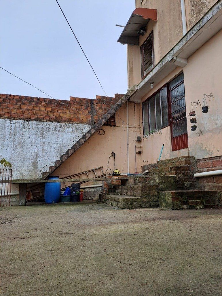 Casa à venda com 5 quartos, 220m² - Foto 28