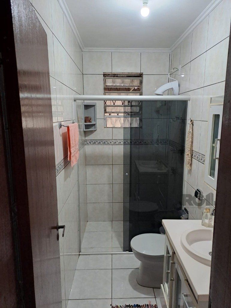 Casa à venda com 5 quartos, 220m² - Foto 4