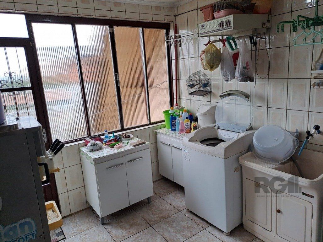 Casa à venda com 5 quartos, 220m² - Foto 11
