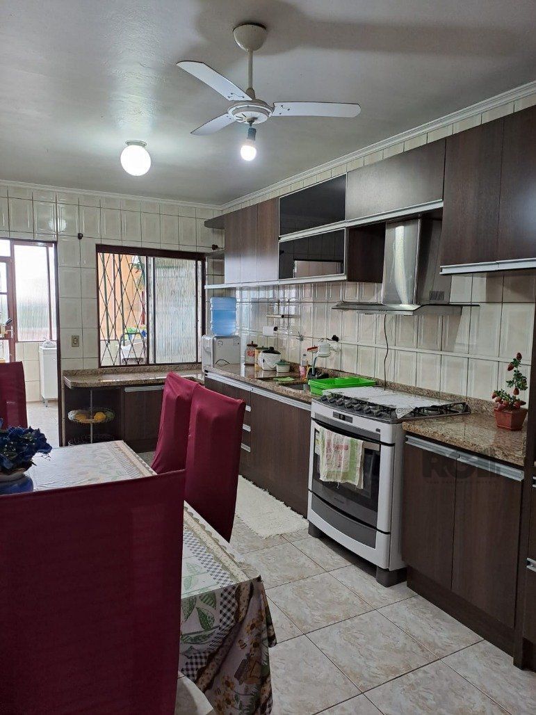 Casa à venda com 5 quartos, 220m² - Foto 6
