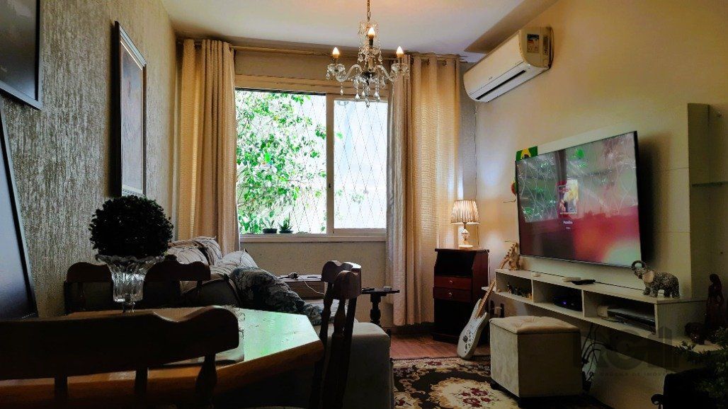 Apartamento à venda com 2 quartos, 70m² - Foto 2