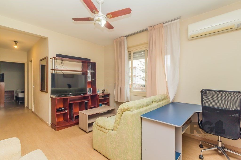 Apartamento à venda com 65m², 2 quartos no bairro Cidade Baixa em Porto Alegre