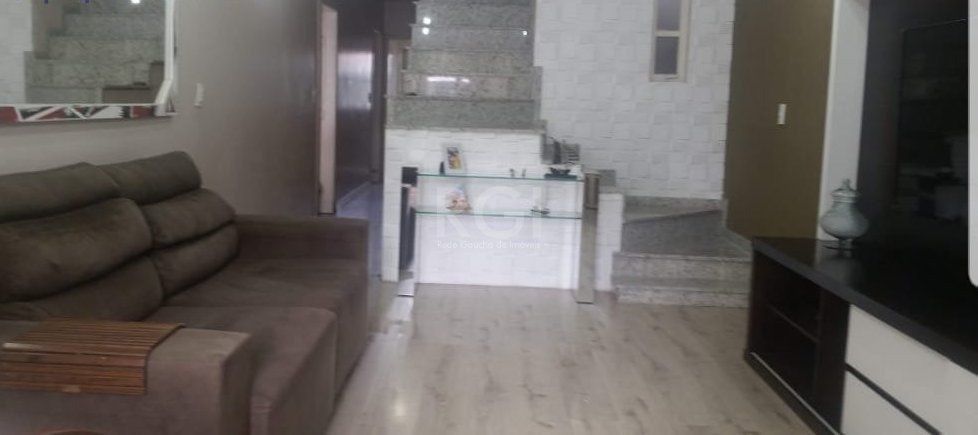 Casa à venda com 3 quartos, 239m² - Foto 2
