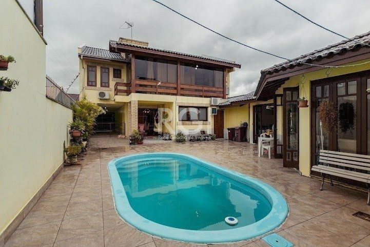 Casa para Venda - 304m², 4 dormitórios, sendo 1 suites, 3 vagas - Jardim Lindóia