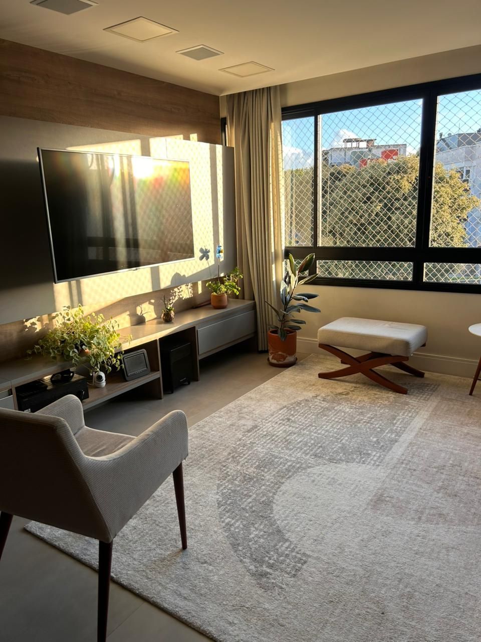 Apartamento Decorado e Mobiliado no Polo Iguatemi | 2 Suítes | Infraestrutura Completa