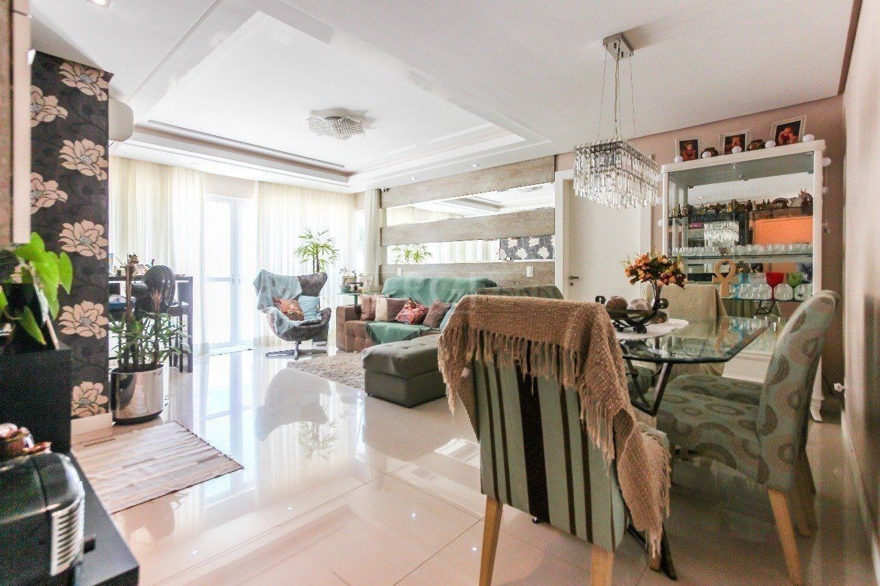 Apartamento à venda com 3 quartos, 198m², 1 suíte, 2 vagas, Rua Anita Garibaldi no bairro Boa Vista em Porto Alegre