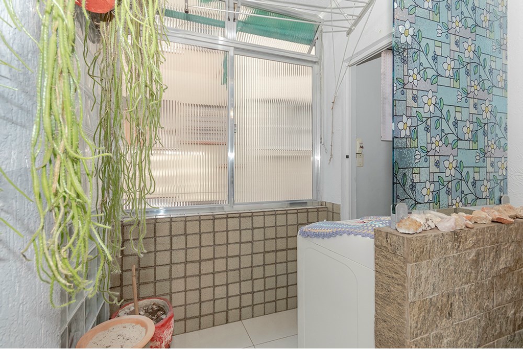 Apartamento à venda com 2 quartos, 77m² - Foto 2