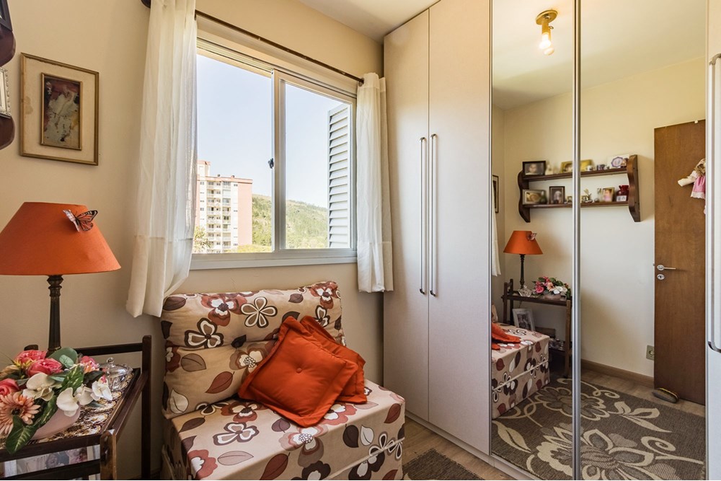 Apartamento à venda com 2 quartos, 67m² - Foto 2