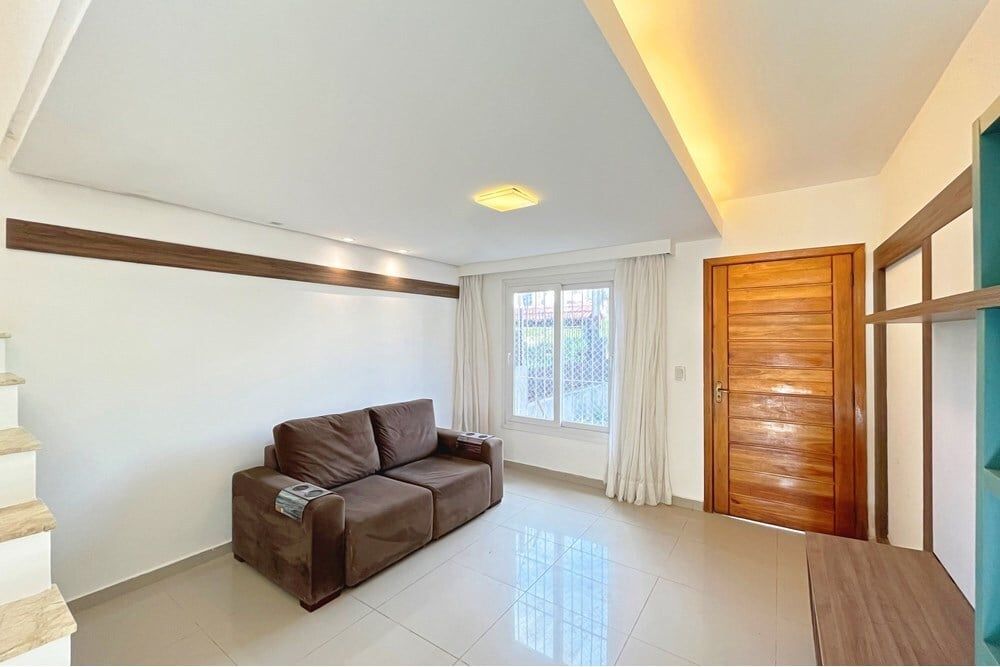 Casa à venda com 2 quartos, 77m² - Foto 2
