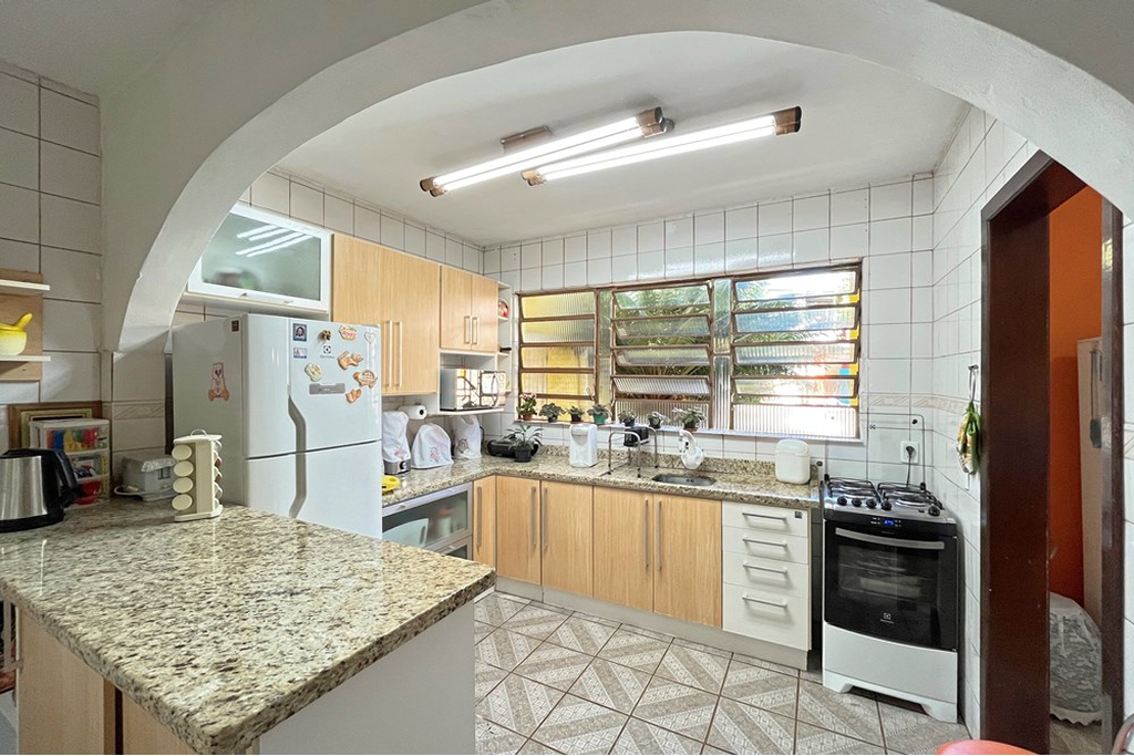 Casa à venda com 4 quartos, 205m² - Foto 18