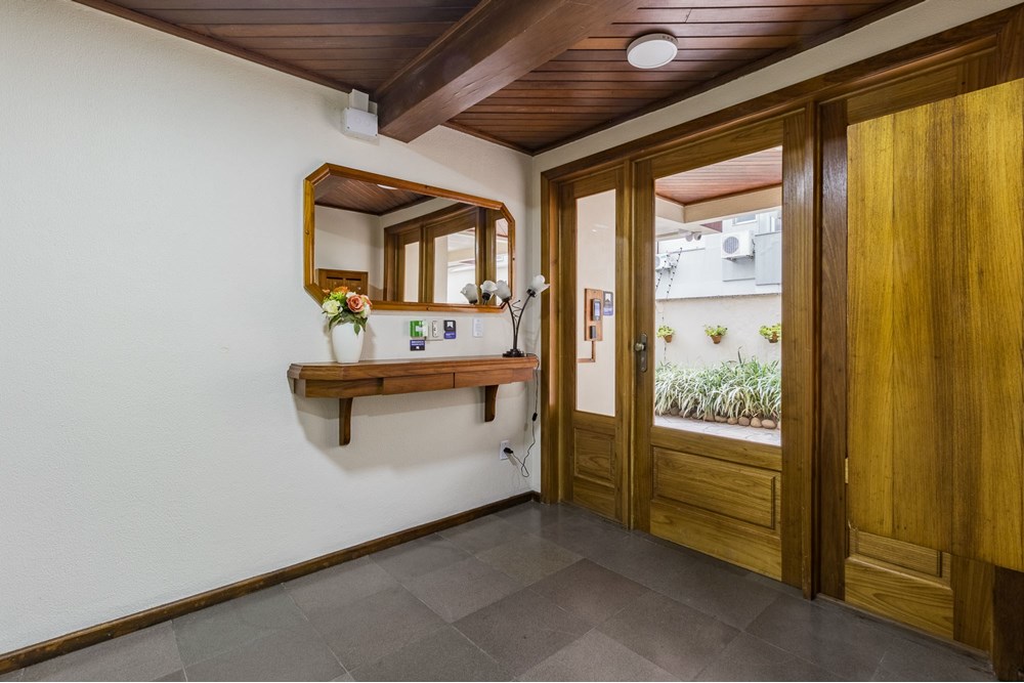 Apartamento à venda com 2 quartos, 75m² - Foto 4