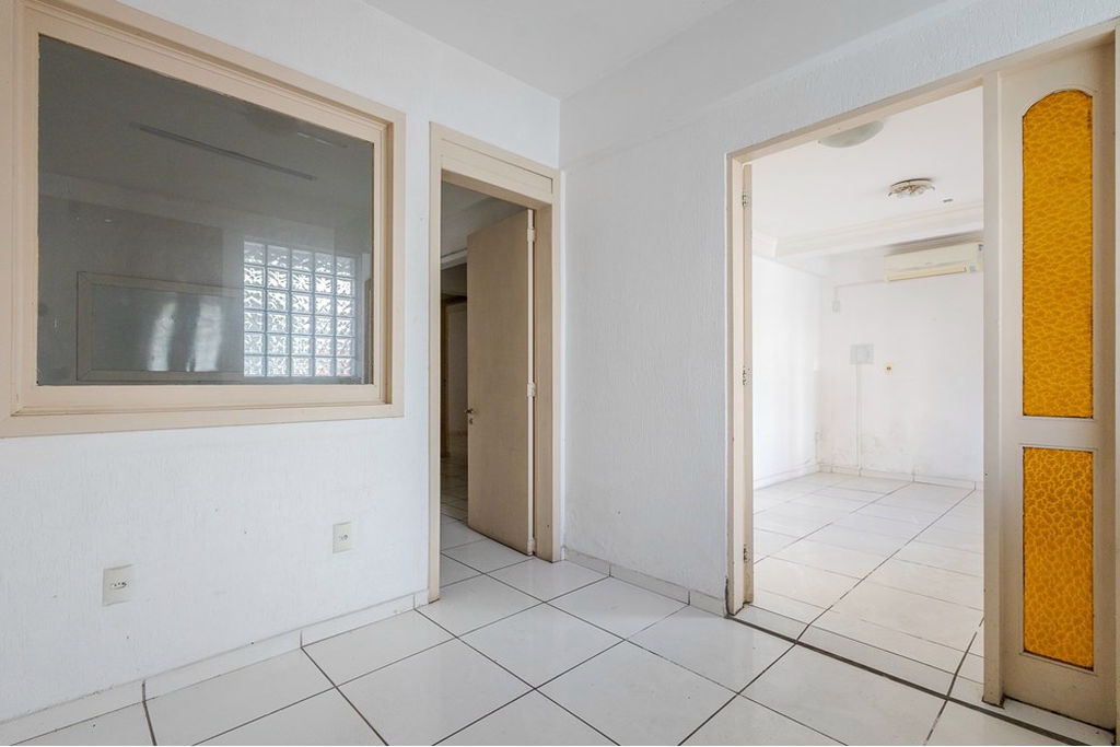 Casa à venda com 6 quartos, 346m² - Foto 32