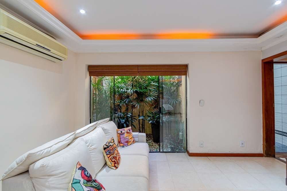 Casa à venda com 6 quartos, 373m² - Foto 7
