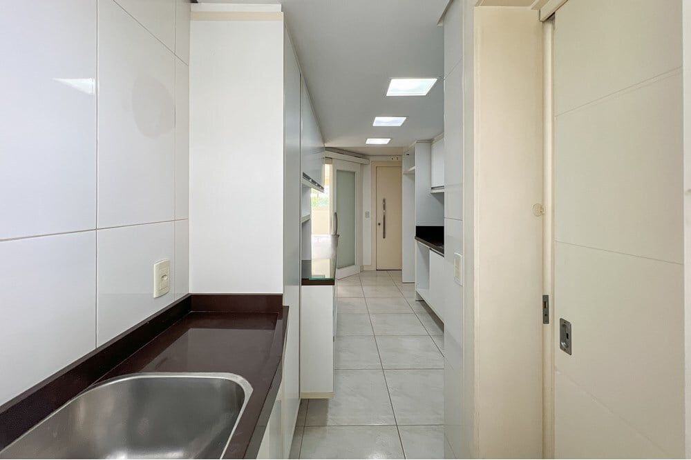 Apartamento à venda com 3 quartos, 145m² - Foto 6