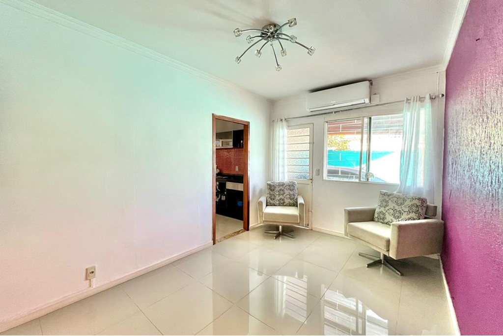 Casa à venda com 2 quartos, 101m² - Foto 2
