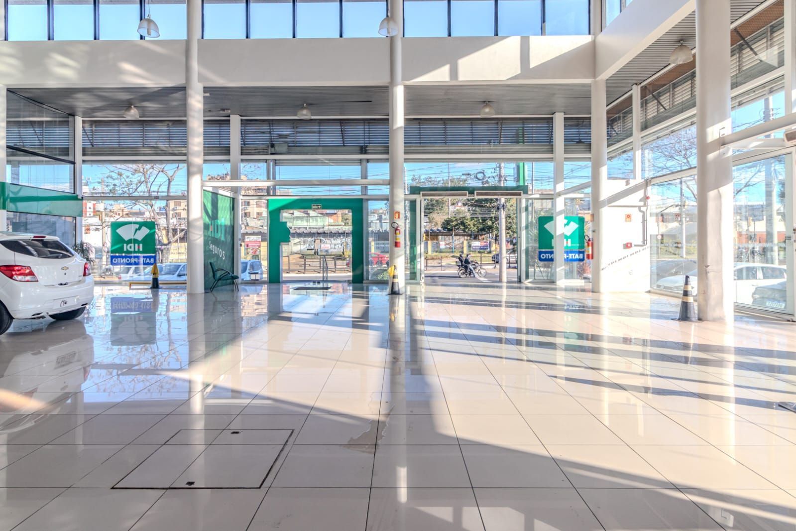 Loja-Salão, 1201 m² - Foto 2