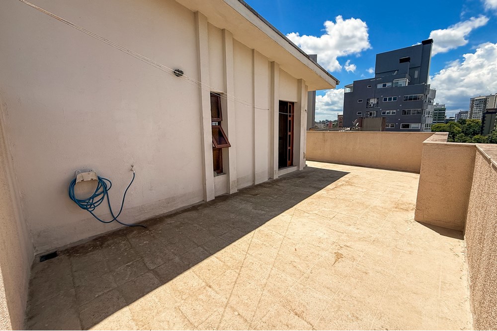 Cobertura, 3 quartos, 211 m² - Foto 2