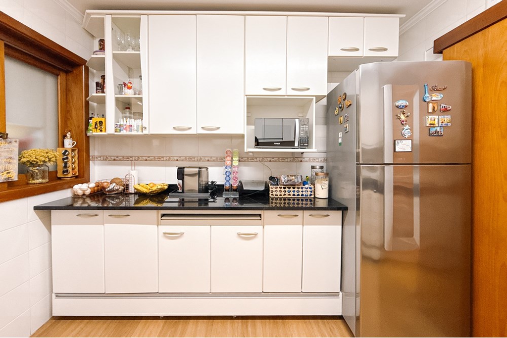 Apartamento à venda com 3 quartos, 110m² - Foto 2