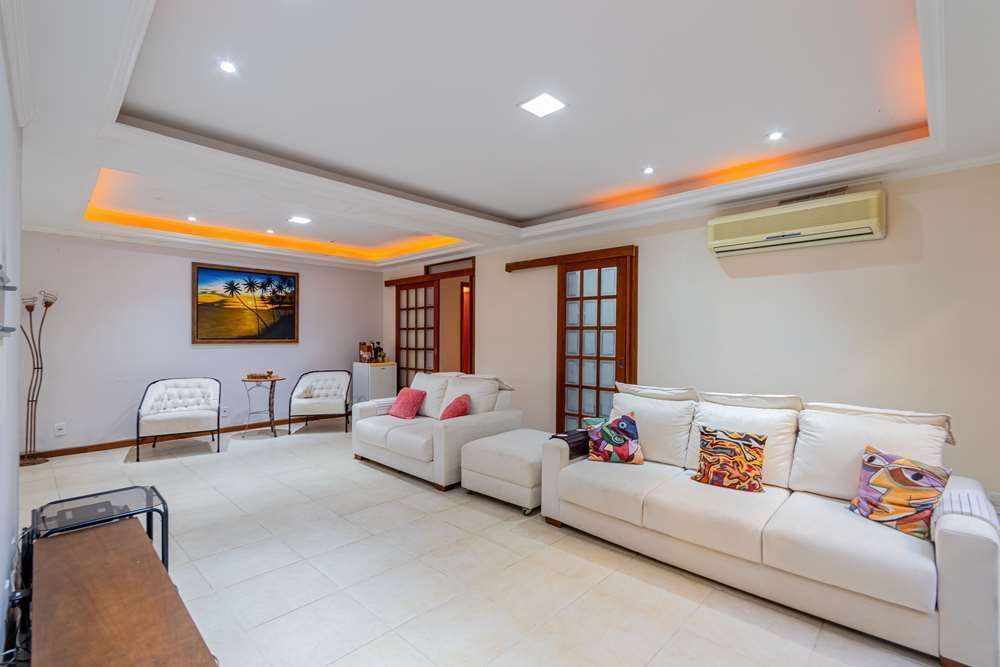 Casa à venda com 6 quartos, 373m² - Foto 3