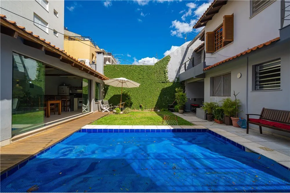 Casa, 4 quartos, 299 m² - Foto 1