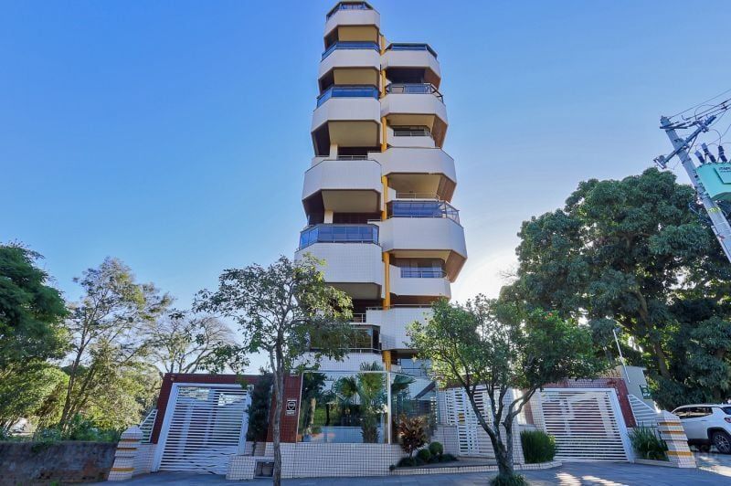 Apartamento à venda com 4 quartos, 236m² - Foto 1