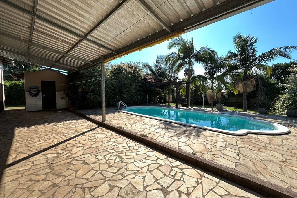 Casa à venda com 3 quartos, 213m² - Foto 8
