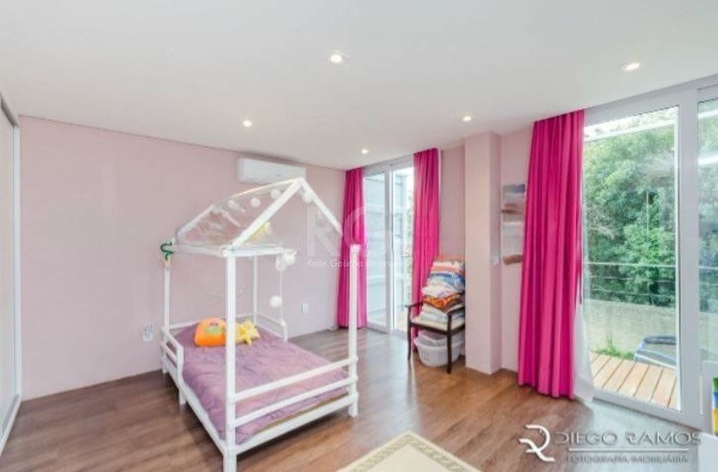 Casa à venda com 3 quartos, 334m² - Foto 9