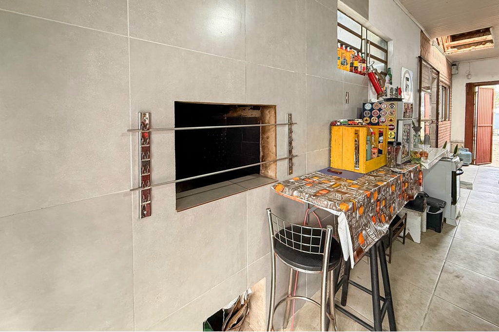 Casa à venda com 6 quartos, 285m² - Foto 17