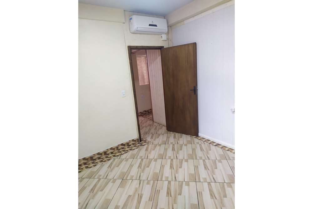 Casa à venda com 8 quartos, 351m² - Foto 4