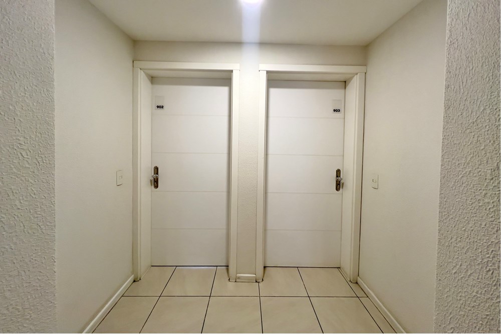 Apartamento à venda com 3 quartos, 77m² - Foto 2