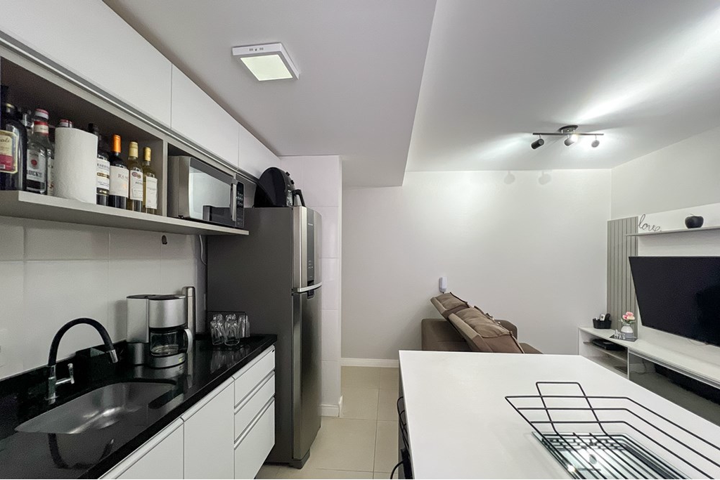 Apartamento à venda com 2 quartos, 48m² - Foto 2