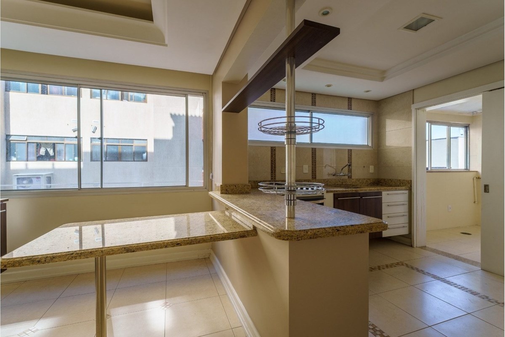 Apartamento, 3 quartos, 134 m² - Foto 2