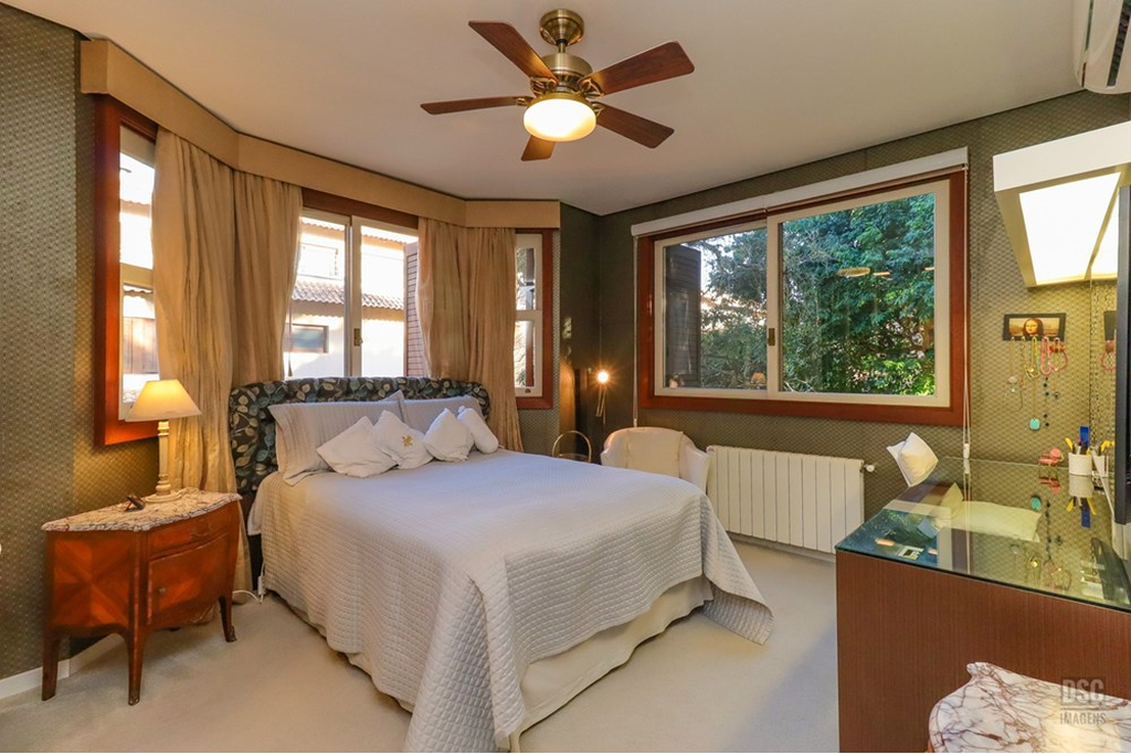Casa de Condomínio à venda com 4 quartos, 379m² - Foto 8